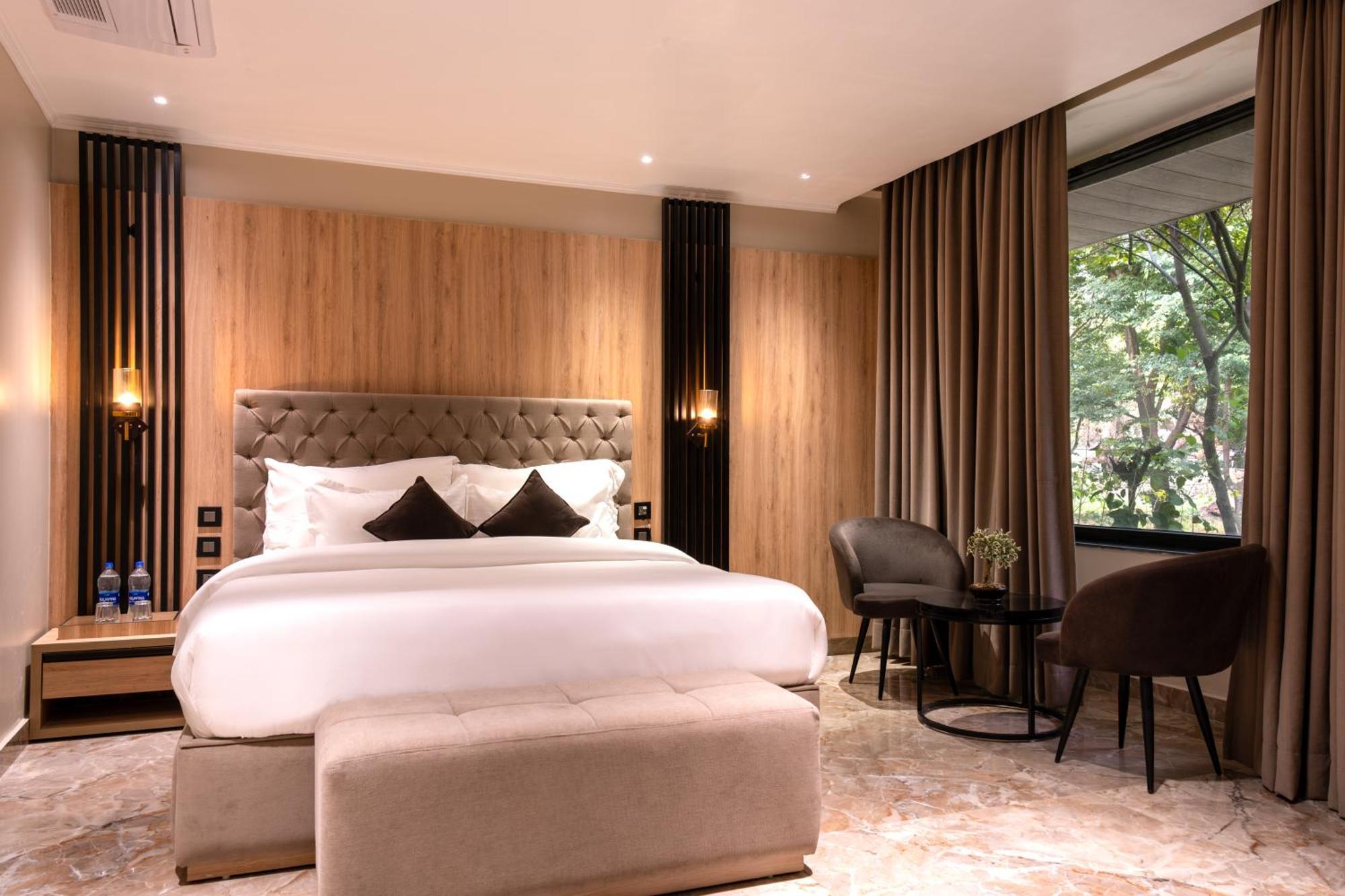 Alpine Hotel And Villas ดารัมซาลา ภายนอก รูปภาพ