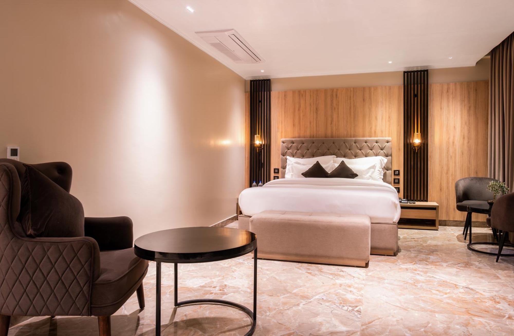 Alpine Hotel And Villas ดารัมซาลา ภายนอก รูปภาพ