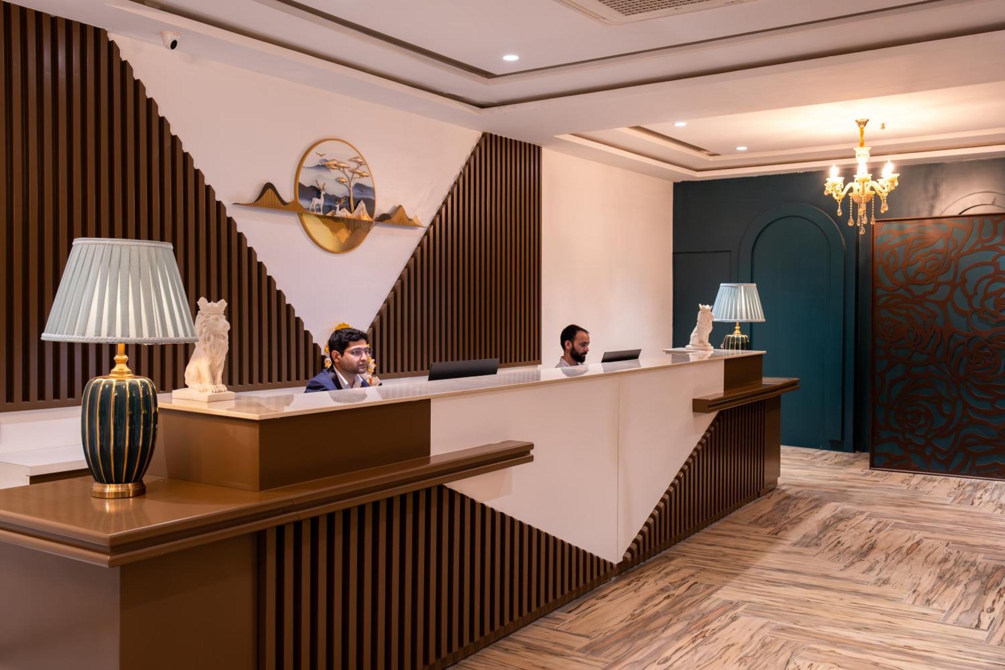 Alpine Hotel And Villas ดารัมซาลา ภายนอก รูปภาพ