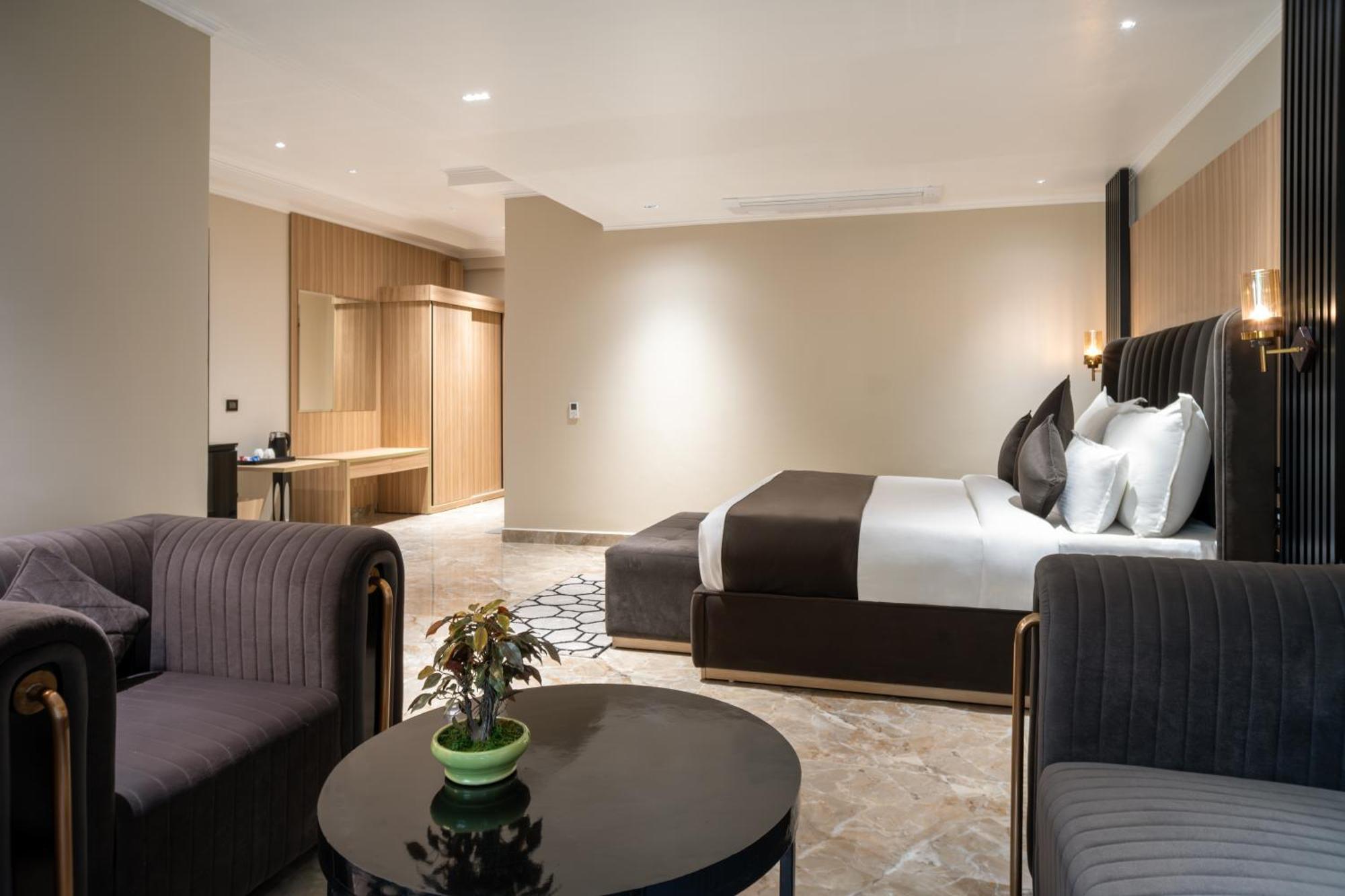 Alpine Hotel And Villas ดารัมซาลา ภายนอก รูปภาพ